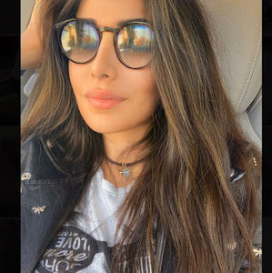 Meet your Posher, Danya